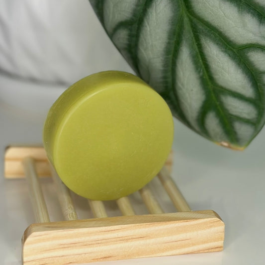 Orange & Eucalyptus Conditioner Bar/barre de revitalisant
Handmade in Kanata, ON, Canada
Plant-derived ingredients
Eco-friendly packaging